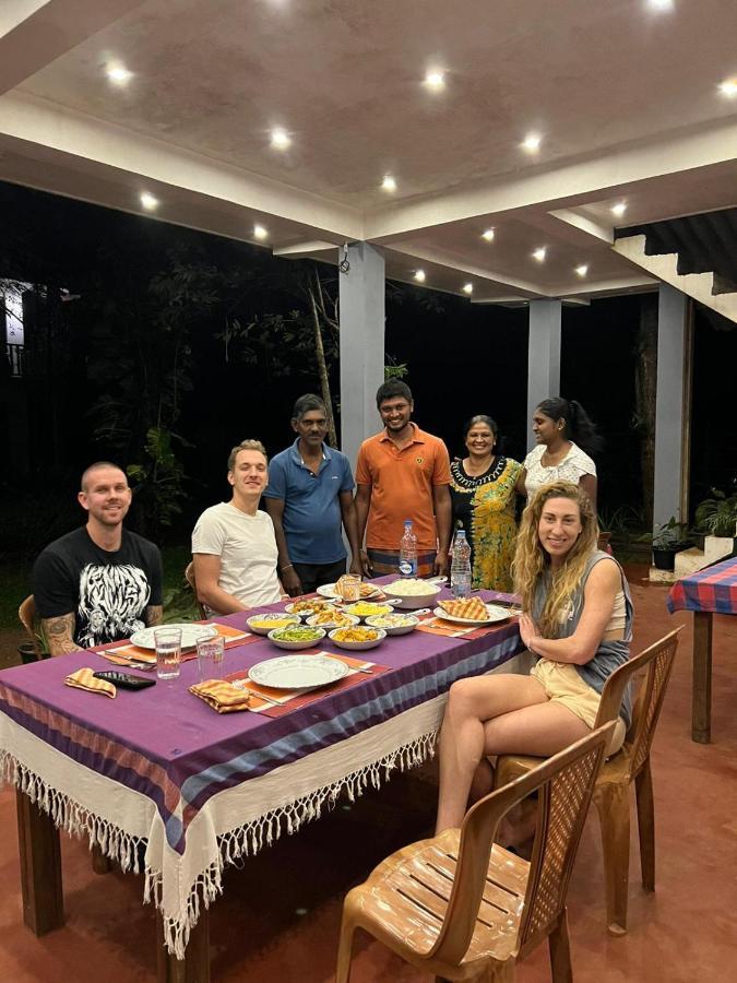 Isanka Lion Lodge Sigiriya Eksteriør billede