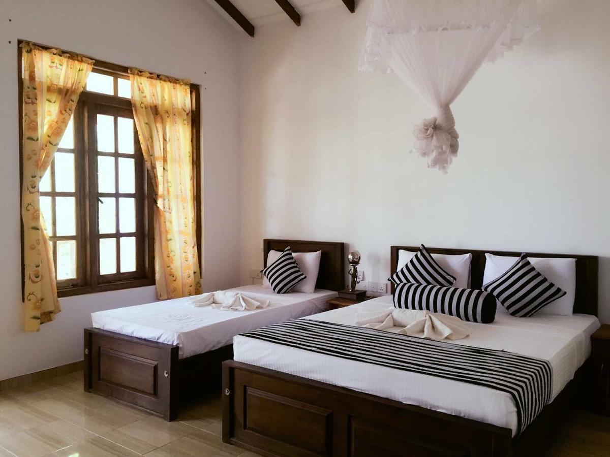 Isanka Lion Lodge Sigiriya Eksteriør billede