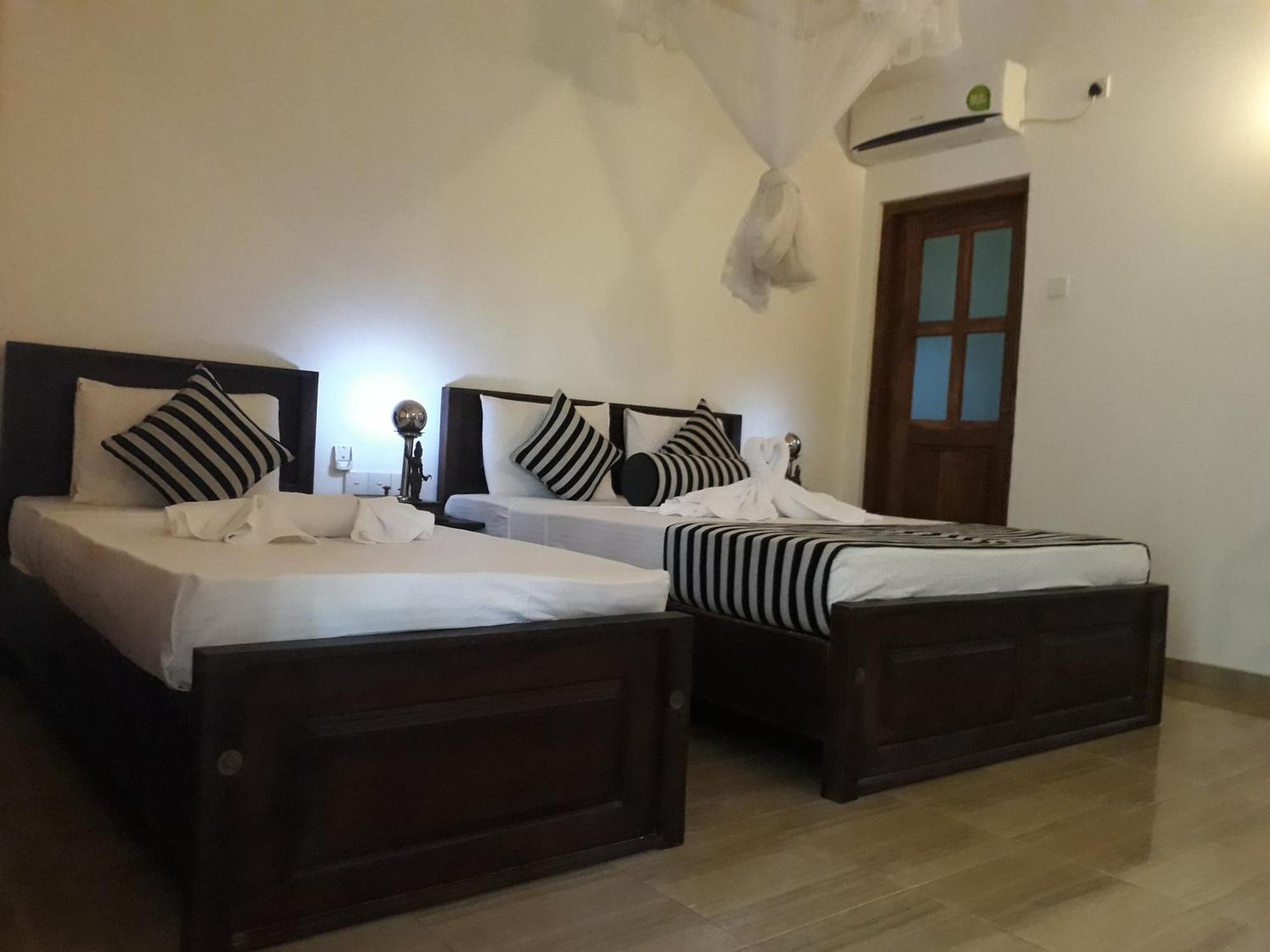 Isanka Lion Lodge Sigiriya Eksteriør billede