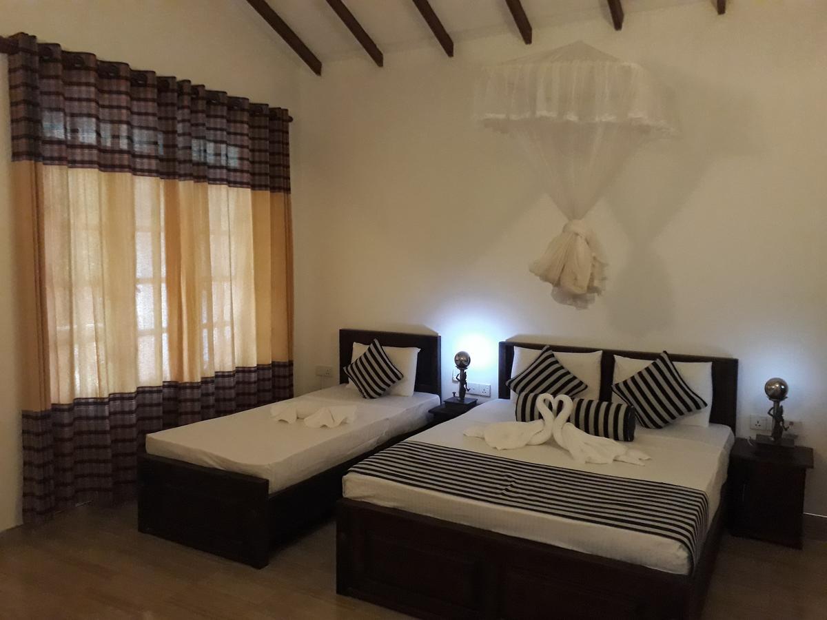 Isanka Lion Lodge Sigiriya Eksteriør billede